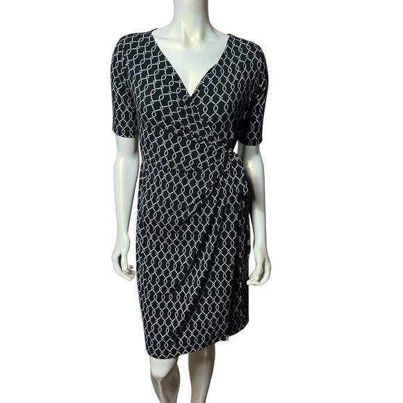Motherhood Maternity Black White Chain Print Wrap Dress Knee Length Size Small - Picture 1 of 6